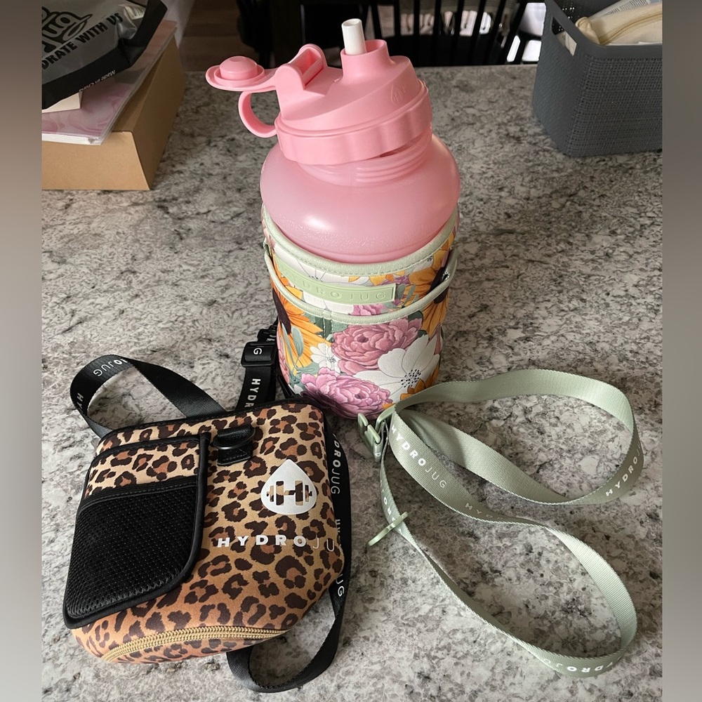 HydroJug Half Gallon with two sleeves & two straws